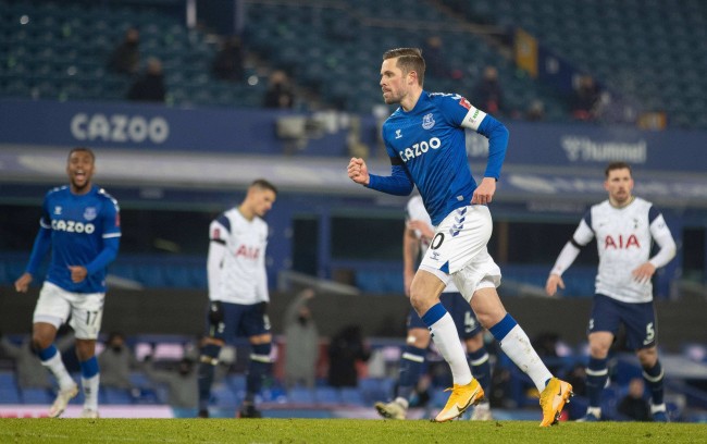 我们可以初 我们可以初